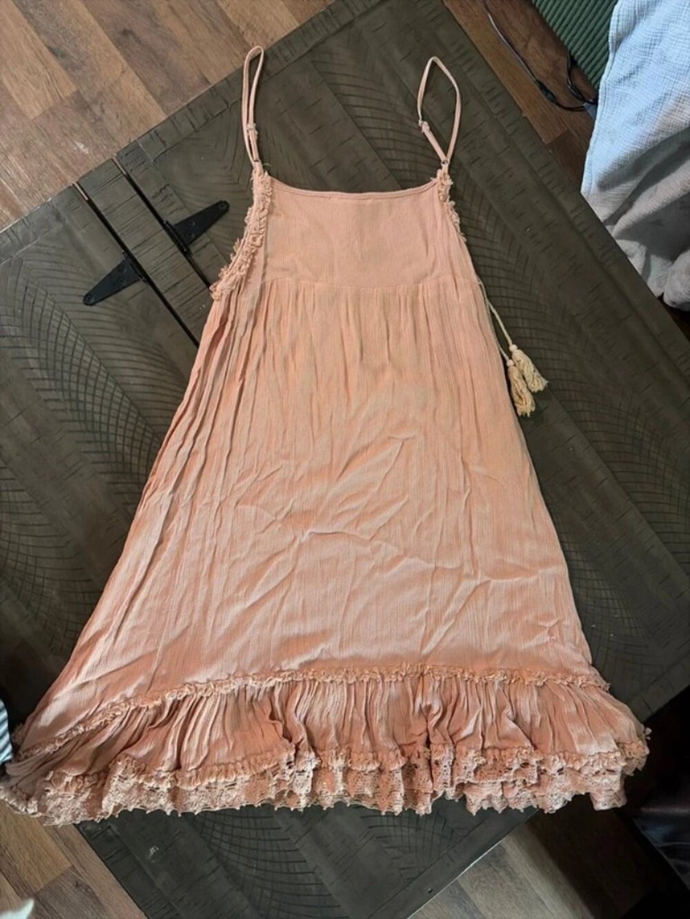 M Dress - Picture 4 of 4